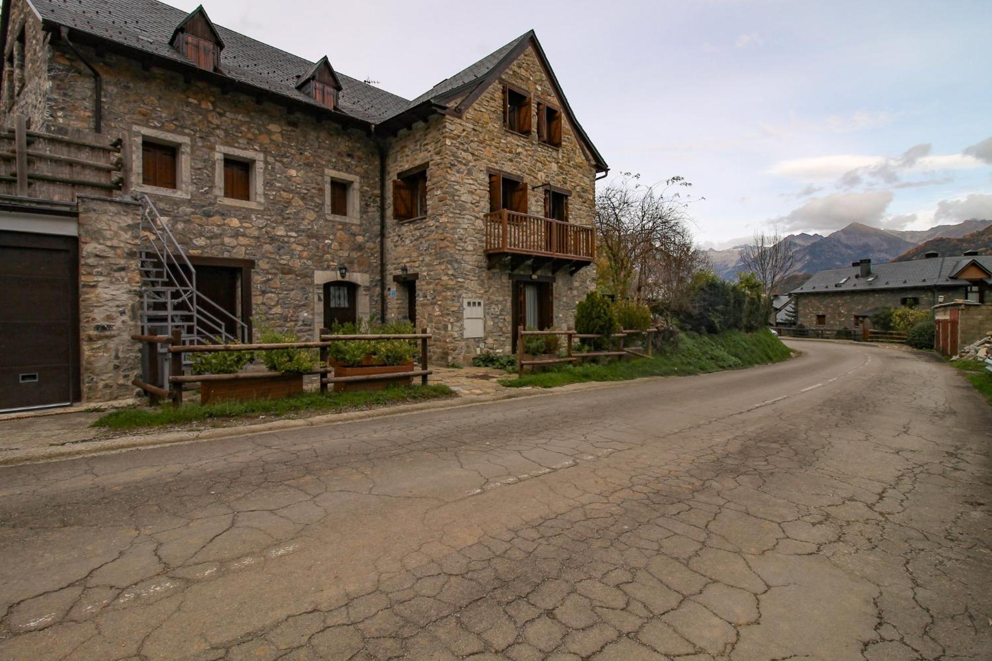 Cuniacha Villa Piedrafita de Jaca Eksteriør bilde
